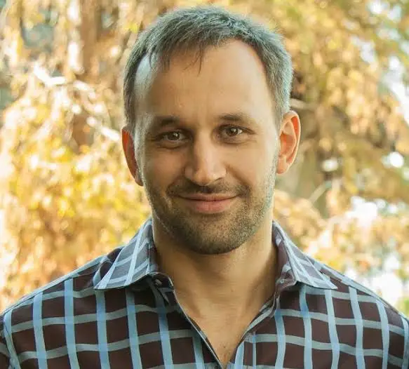 Vitalik's father, Co-Founder of BlockGeeks